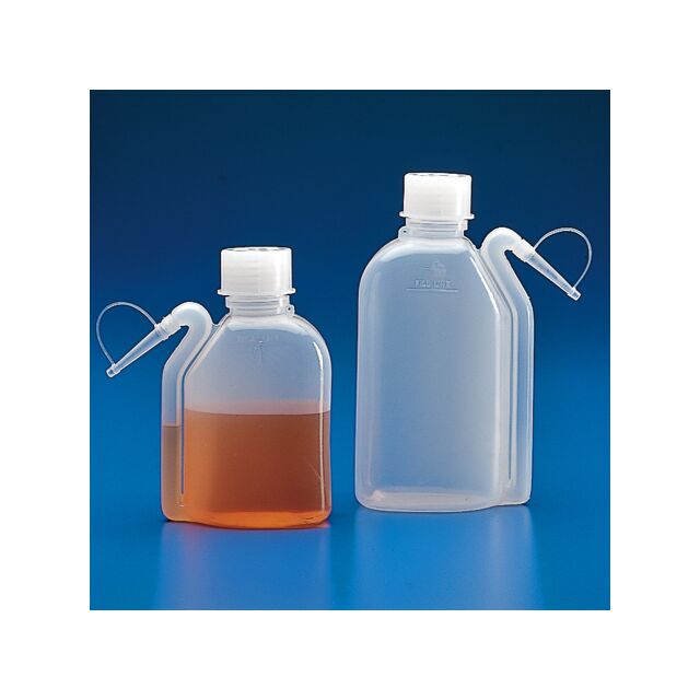 Wash Bottle with Integrated Spout, LDPE